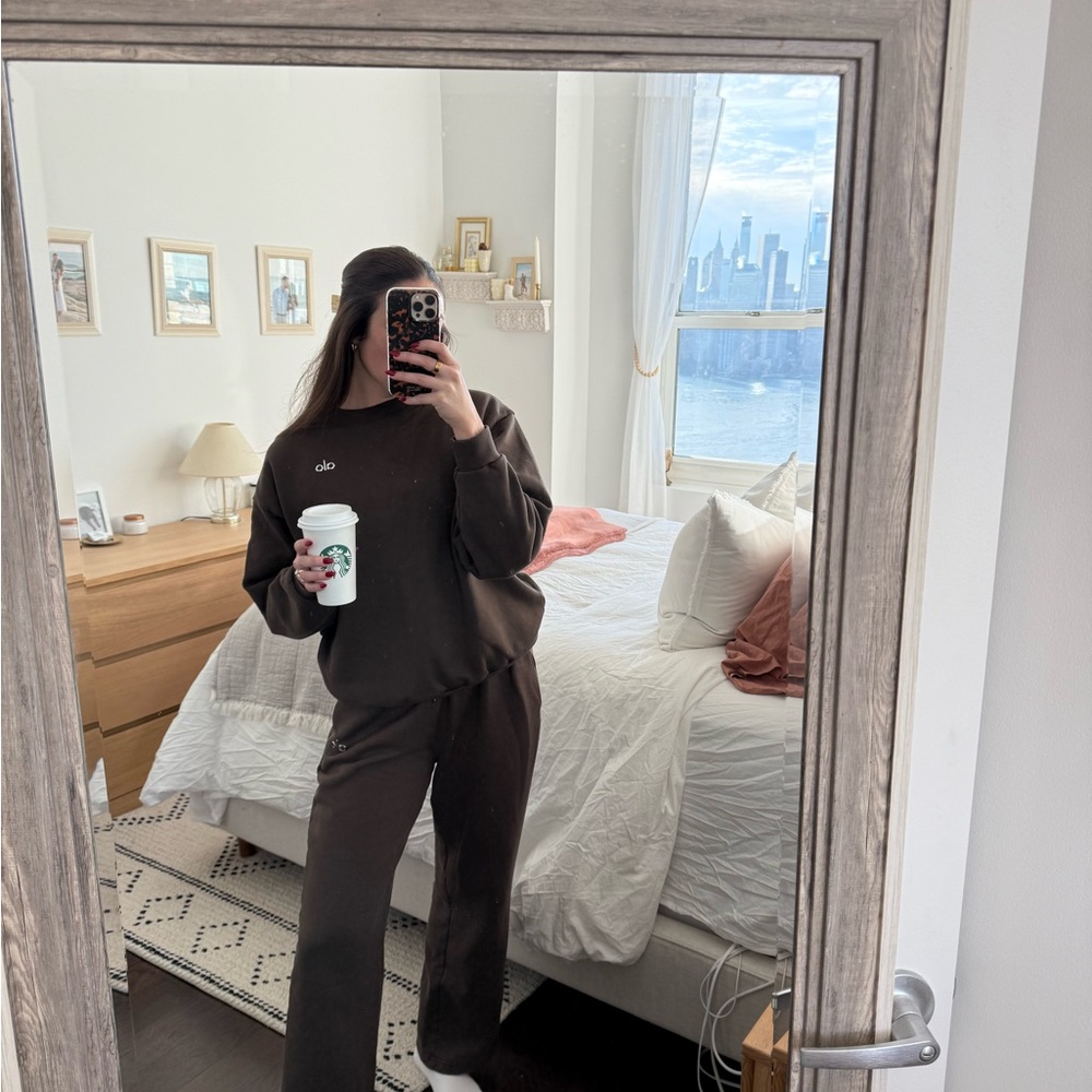 Alo Brown Lounge Set